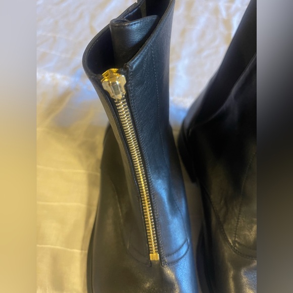 Stuart Weitzman Lodge Bootie 10 New FLAW - Picture 3 of 6